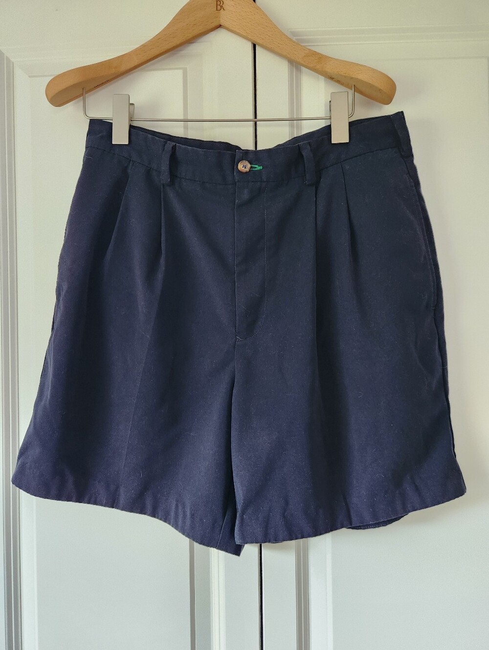 Tommy Hilfiger Golf Men’s 34 Navy Pleated Shorts Embroidered Crest